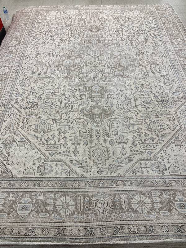 Rug Design: Tabriz Persian Rug#: 14961 Rug Size: 7.9 ft x 10.10 ft Rug Design: Tabriz Persian Rug#: 14961 Rug Size: 7.9 ft x 10.10 ft
