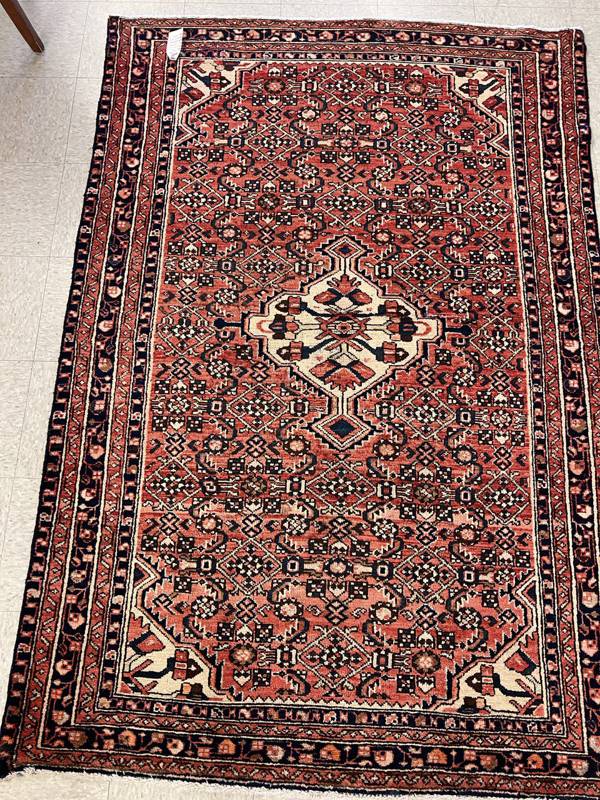 Rug Design: Hamedan Persian Rug#: 1502 Rug Size: 4.6 ft x 6.11 ft Rug Design: Hamedan Persian Rug#: 1502 Rug Size: 4.6 ft x 6.11 ft
