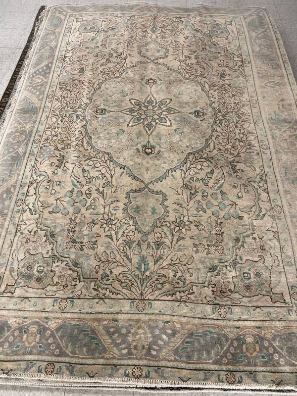 Rug Design: Tabriz Persian Rug#: 2000 Rug Size: 6.4 ft x9.5 ft Rug Design: Tabriz Persian Rug#: 2000 Rug Size: 6.4 ft x9.5 ft