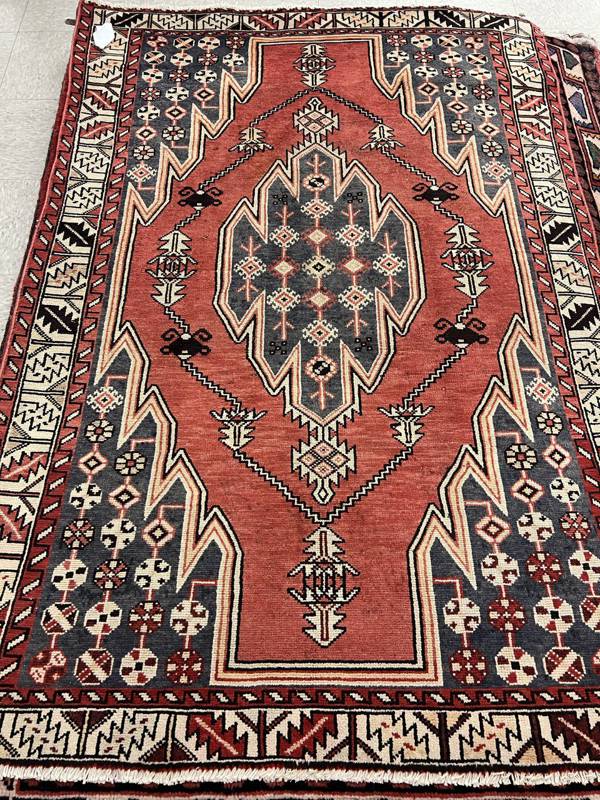 Rug Design: Hamedan Persian Rug#: 20162051 Rug Size: 4.1 ft x 5.7 ft Rug Design: Hamedan Persian Rug#: 20162051 Rug Size: 4.1 ft x 5.7 ft