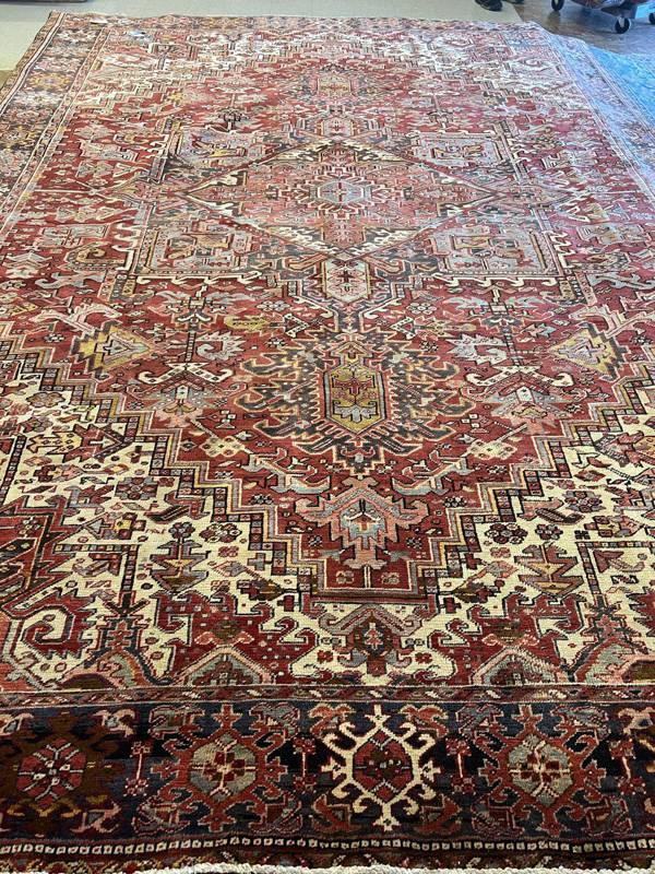Rug Design: Heriz Persian Rug#: 201637 Rug Size: 11 ft x 15 ft Rug Design: Heriz Persian Rug#: 201637 Rug Size: 11 ft x 15 ft