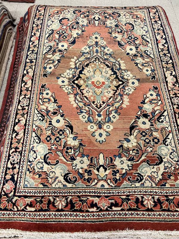 Rug Design: Mahal Persian Rug#: 2016544 Rug Size: 4.1 ft x 6.5 ft Rug Design: Mahal Persian Rug#: 2016544 Rug Size: 4.1 ft x 6.5 ft