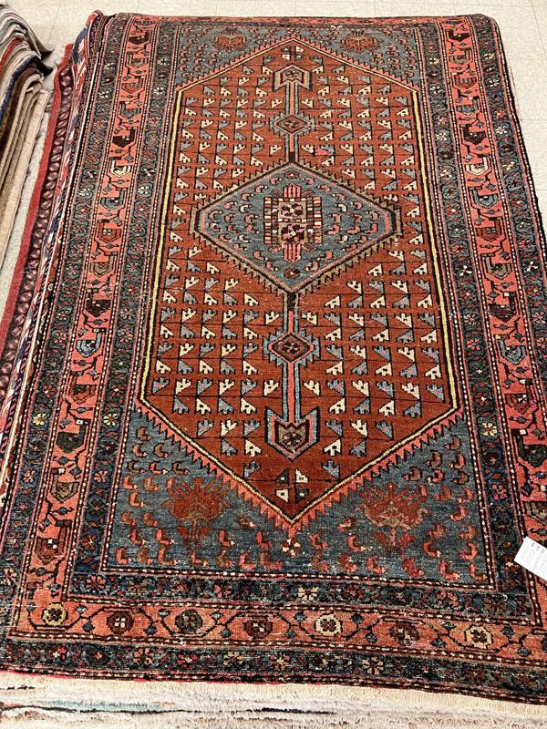 Rug Design: Hamedan Persian Rug#: 2016570 Rug Size: 4 ft x 6.3 ft Rug Design: Hamedan Persian Rug#: 2016570 Rug Size: 4 ft x 6.3 ft