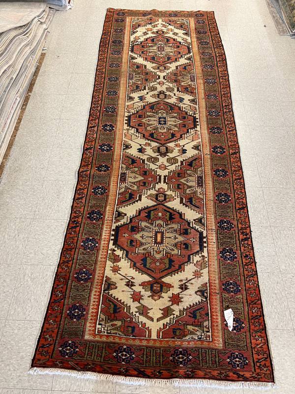 Rug Design: Heriz Persian Rug#: 2016600 Rug Size: 4.1 ft x11.9 ft Rug Design: Heriz Persian Rug#: 2016600 Rug Size: 4.1 ft x11.9 ft