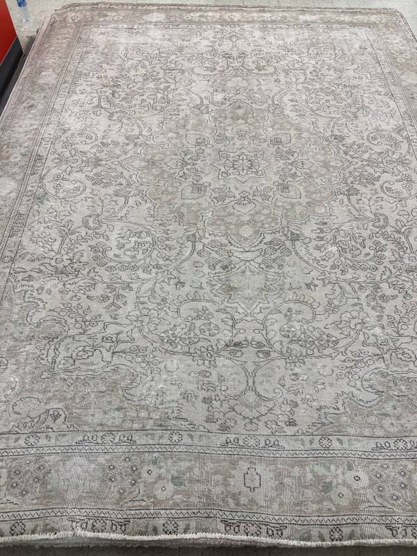 Rug Design: Tabriz Persian Rug#: 202141 Rug Size: 7.10 ft x 10.3 ft Rug Design: Tabriz Persian Rug#: 202141 Rug Size: 7.10 ft x 10.3 ft