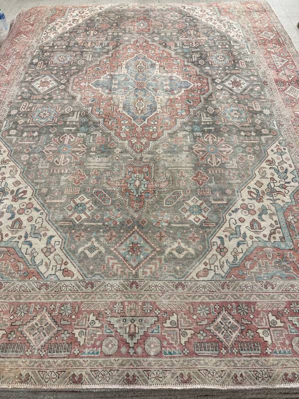 Rug Design: Tabriz Persian Rug#: 202311 Rug Size: 7.9 ft x 11.7 ft Rug Design: Tabriz Persian Rug#: 202311 Rug Size: 7.9 ft x 11.7 ft