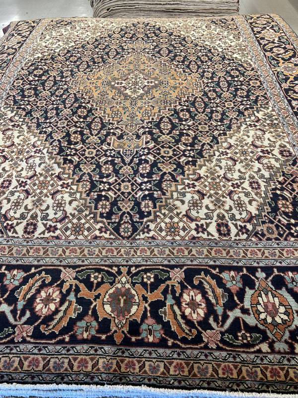 Rug Design: Tabriz Persian Rug#: 2095 Rug Size: 9.4 ft x 12.8 ft Rug Design: Tabriz Persian Rug#: 2095 Rug Size: 9.4 ft x 12.8 ft