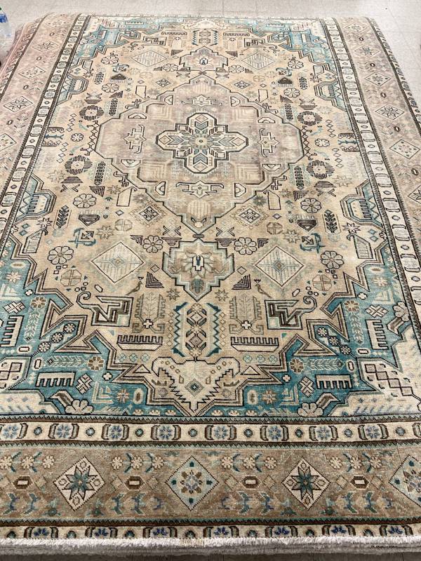 Rug Design: Tabriz Persian Rug#: 2212 Rug Size: 7.8 ft x 11.5ft Rug Design: Tabriz Persian Rug#: 2212 Rug Size: 7.8 ft x 11.5ft