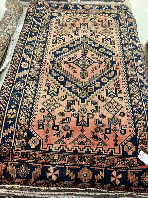 Rug Design: Hamedan Persian Rug#: 3392 Rug Size: 4.2 ft x 6.5 ft Rug Design: Hamedan Persian Rug#: 3392 Rug Size: 4.2 ft x 6.5 ft