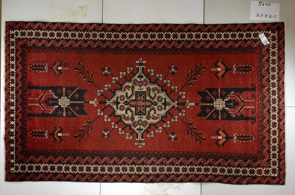 Rug#: 5640 Rug Size: 3.11 ft x 6.11 ft Rug#: 5640 Rug Size: 3.11 ft x 6.11 ft