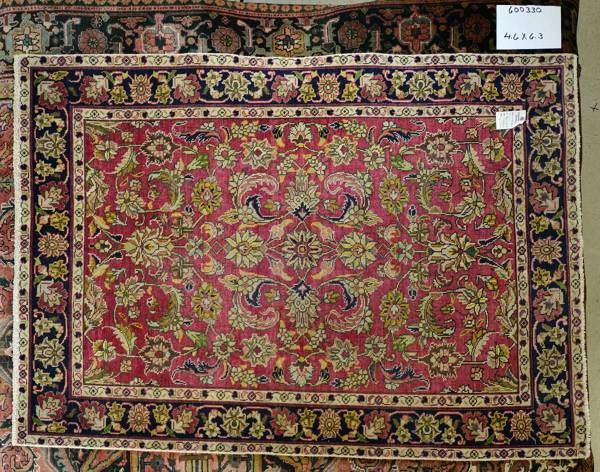 Rug#: 600330 Rug Size: 4.6 ft x 6.3 ft Rug#: 600330 Rug Size: 4.6 ft x 6.3 ft