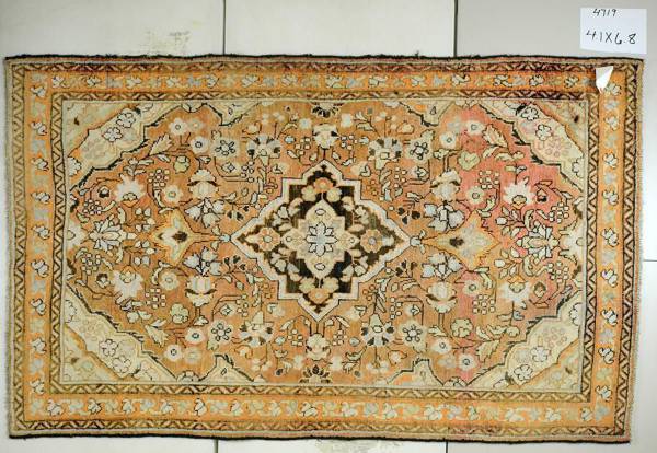 Rug#: 4719 Rug Size: 4.1 ft x 6.8 ft Rug#: 4719 Rug Size: 4.1 ft x 6.8 ft