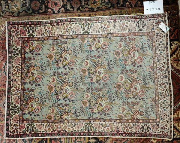 Rug#: 5071 Rug Size: 4.2 ft x 5.10 ft Rug#: 5071 Rug Size: 4.2 ft x 5.10 ft
