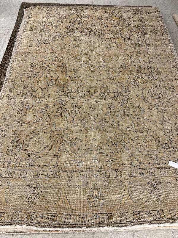 Rug Design: Tabriz Persian Rug#: 5456 Rug Size: 6.5 ft x10.1 ft Rug Design: Tabriz Persian Rug#: 5456 Rug Size: 6.5 ft x10.1 ft