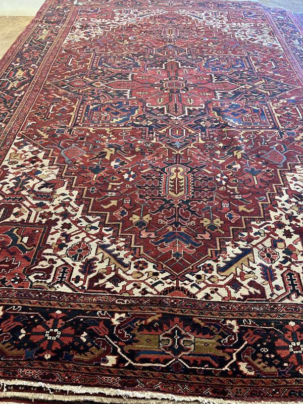 Rug Design: Heriz Persian Rug#: 550261 Rug Size: 11.2 ft x 16.2 ft Rug Design: Heriz Persian Rug#: 550261 Rug Size: 11.2 ft x 16.2 ft