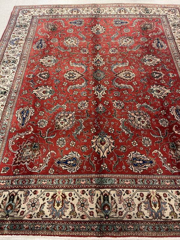 Rug Design: Tabriz Persian Rug#: 600256 Rug Size: 9.5 ft x11.4 ft Rug Design: Tabriz Persian Rug#: 600256 Rug Size: 9.5 ft x11.4 ft