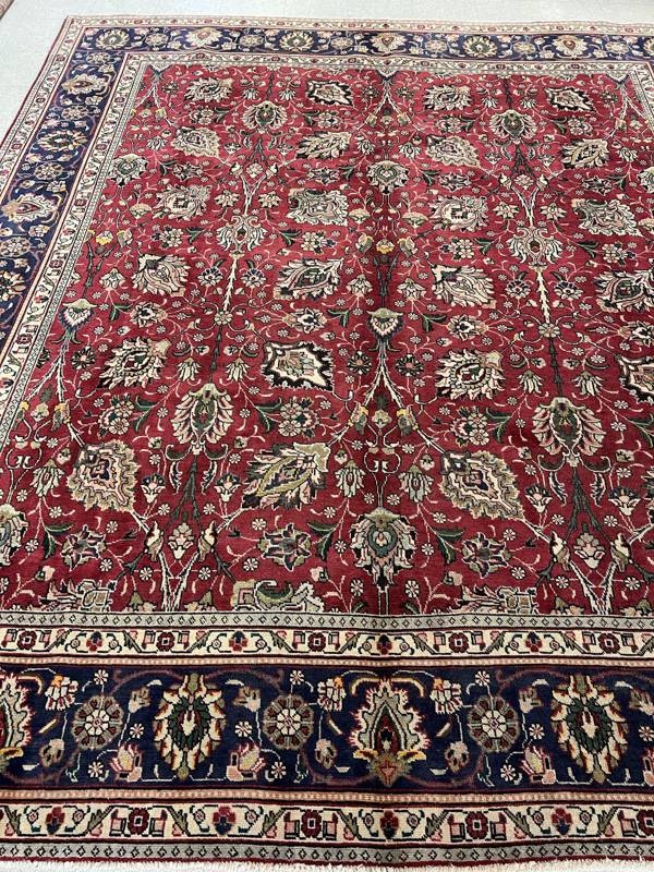 Rug Design: Tabriz Persian Rug#: 600302 Rug Size: 9.7 ft x11 ft Rug Design: Tabriz Persian Rug#: 600302 Rug Size: 9.7 ft x11 ft