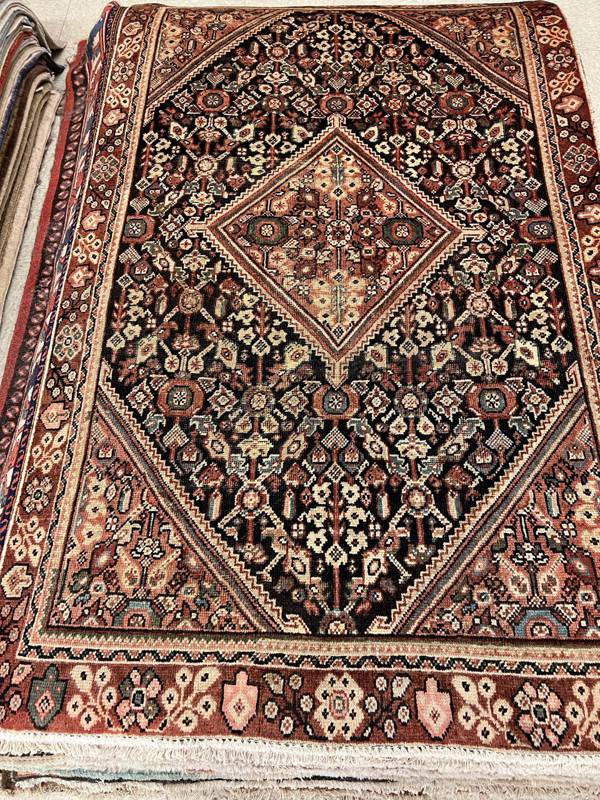 Rug Design: Hamedan Persian Rug#: 600339 Rug Size: 4.1 ft x 6.2 ft Rug Design: Hamedan Persian Rug#: 600339 Rug Size: 4.1 ft x 6.2 ft