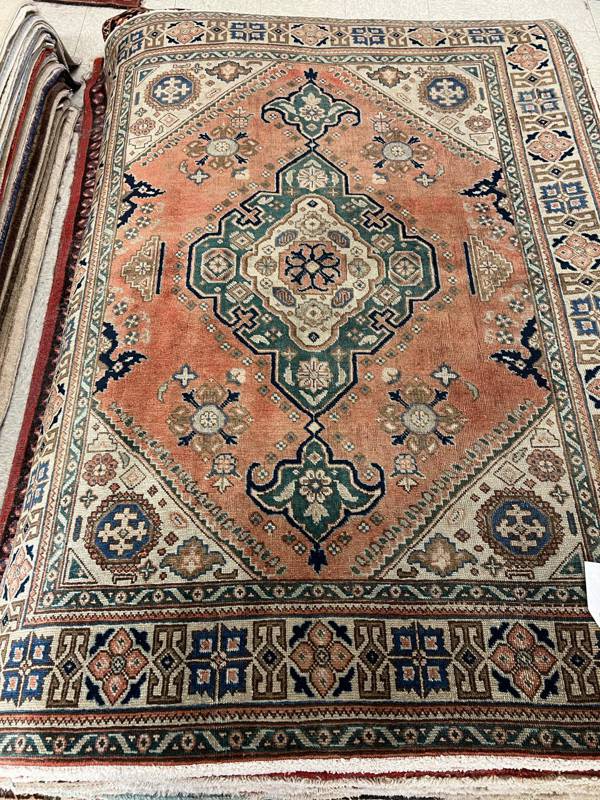 Rug Design: Tabriz Persian Rug#: 600460 Rug Size: 4.8 ft x 6.2 ft Rug Design: Tabriz Persian Rug#: 600460 Rug Size: 4.8 ft x 6.2 ft