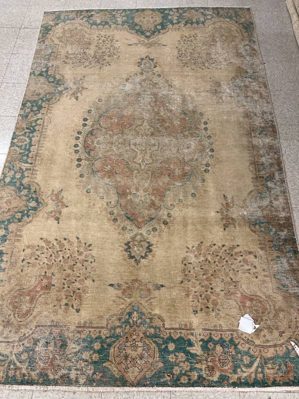 Rug Design: Tabriz Persian Rug#: 6078 Rug Size: 5.9 ft x9.1 ft Rug Design: Tabriz Persian Rug#: 6078 Rug Size: 5.9 ft x9.1 ft