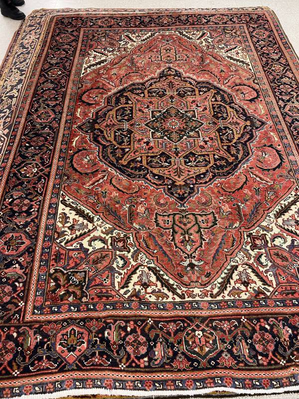 Rug Design: Heriz Persian Rug#: 7150 Rug Size: 7.6 ft x 10 ft Rug Design: Heriz Persian Rug#: 7150 Rug Size: 7.6 ft x 10 ft