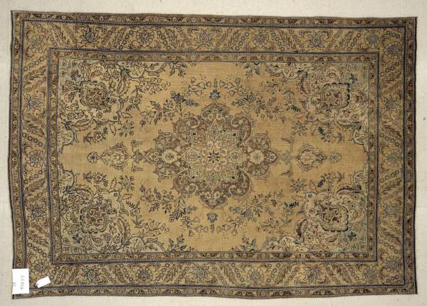 Rug#: 28 Rug Size: 8.2 ft x 11.7 ft Rug#: 28 Rug Size: 8.2 ft x 11.7 ft